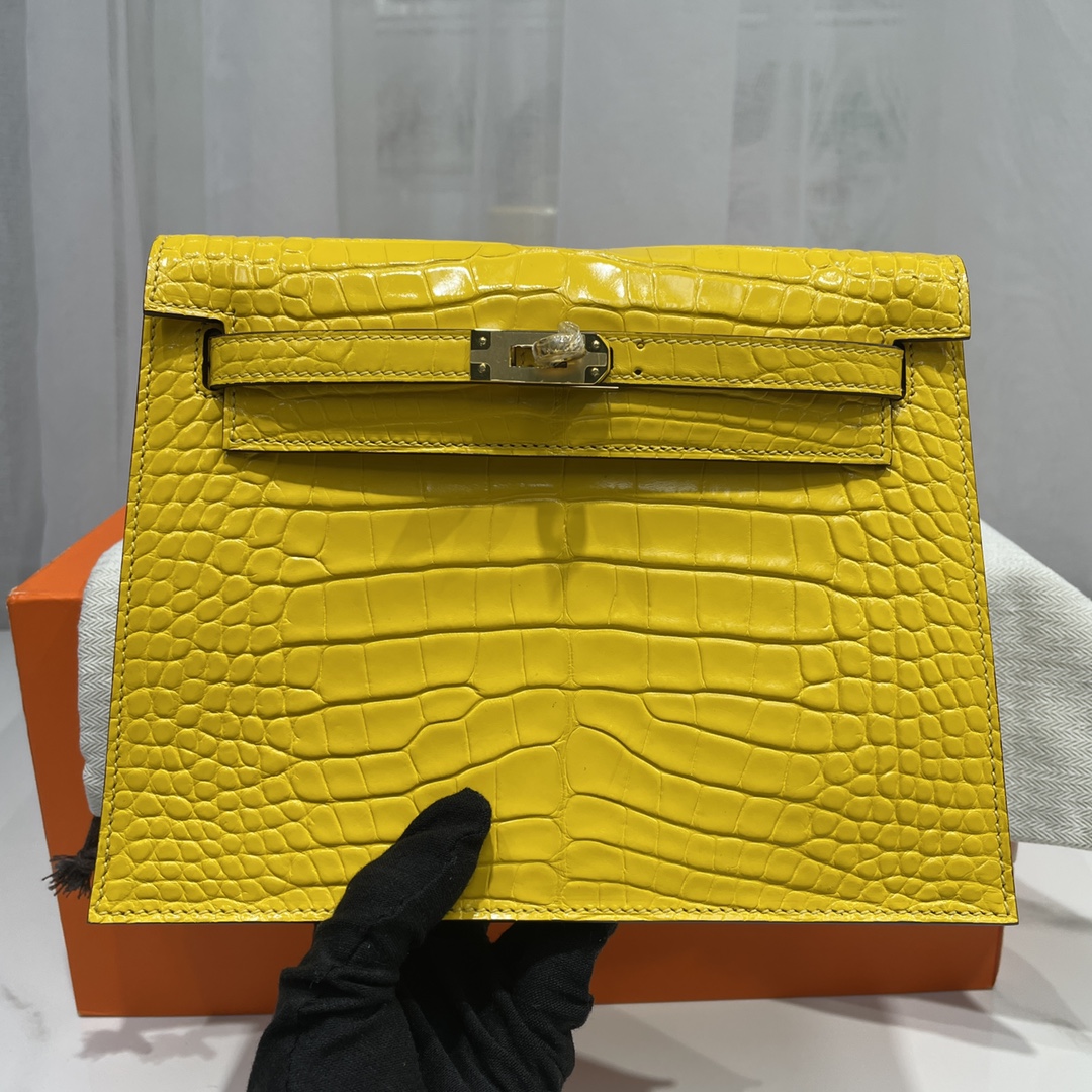 Hermes Kelly Danse Evercolor Bag In Yellow Crocodile Niloticus Leather